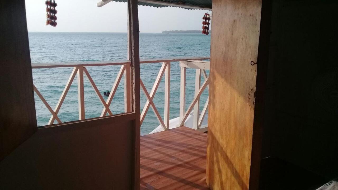 Cabanas Black And White 호텔 Cartagena 외부 사진